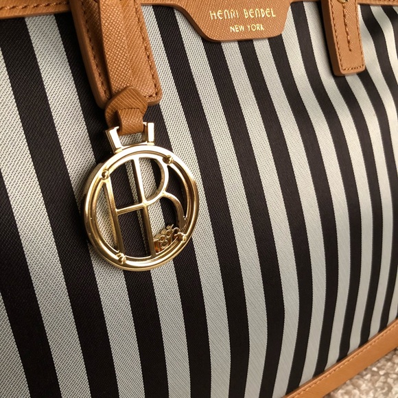 🚫SOLD🚫Henri Bendel striped satchel - Picture 2 of 8